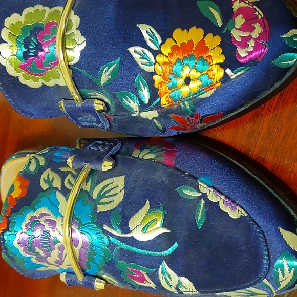 Shoes - Picture 4 of 4